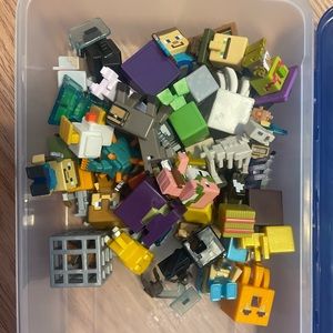 42 Minecraft figures